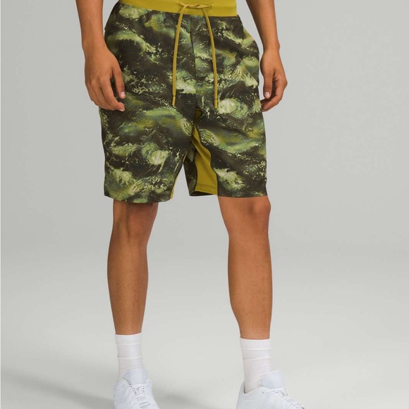 Lululemon T.H.E. Men's Linerless Shorts, 9", Size L - Picture 2 of 7